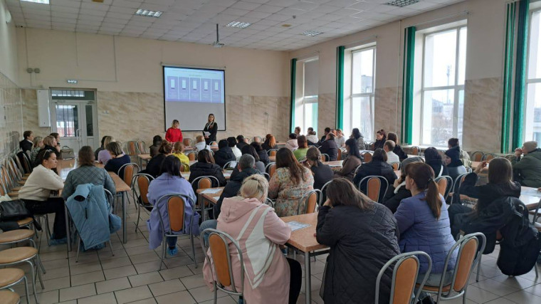 Всероссийское родительское собрание «О чем говорить с детьми в год 80-летия Победы».